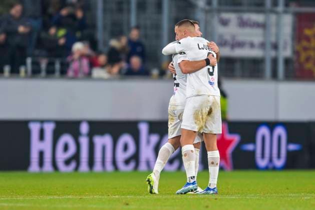 SOCCER - UEFA EL, LASK vs Toulouse LINZ,AUSTRIA,14.DEC.23 - SOCCER - UEFA Europa League, group stage, Linzer ASK vs Toulouse FC. Image shows the rejoicing of Marin Ljubicic and Filip Stojkovic (LASK).  GEPAxpictures xChristianxMoser
