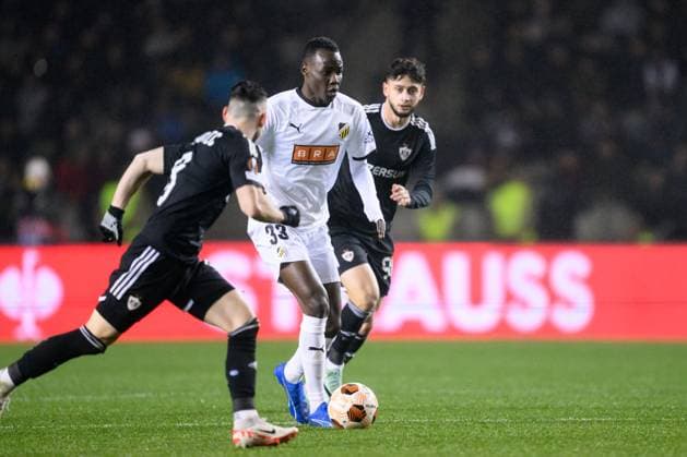 231214 John Paul Dembe of Häcken during the UEFA Europa League match between Qarabag and Häcken on December 14, 2023 in Baku. Photo: Carl Sandin BILDBYRAN kod CS CS0469 fotboll football soccer fotball uefa europa league qarabag häcken bbeng Copyright: CARLxSANDIN BB231214CS115