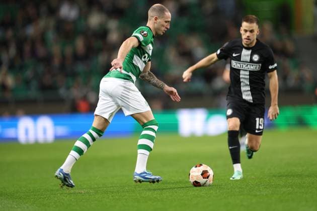 SOCCER - UEFA EL, Sporting vs Sturm LISBON,PORTUGAL,14.DEC.23 - SOCCER - UEFA Europa League, group stage, Sporting CP vs SK Sturm Graz. Image shows Nuno Santos (Sporting Lissabon) and Tomi Horvat (Sturm).  GEPAxpictures xChrisxBauer
