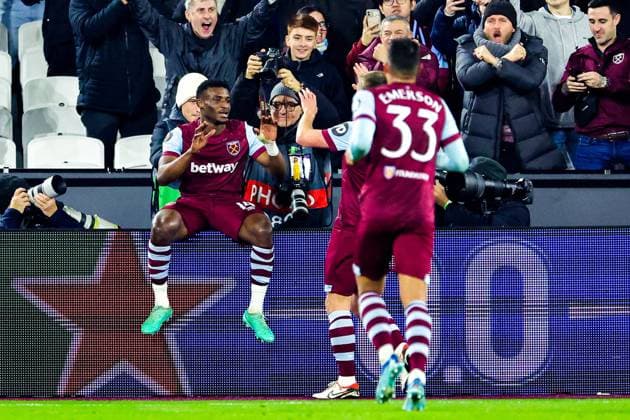 Sport Themen der Woche KW50 Sport Bilder des Tages West Ham United v Freiburg Europa League 14 12 2023. Goal 1-0 Mohammed Kudus (14) of West Ham United scores a goal and celebrates during the Europa League match between West Ham United and Freiburg at the London Stadium, London, England on 14 December 2023. Editorial use only , Copyright: xNigelxKeenex PSI-18584-0016