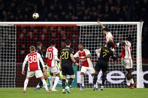 AMSTERDAM - (l-r) Kristian Hlynsson of Ajax, Chuba Akpom of Ajax, of Ajax, Jorrel Hato of Ajax, Josip Sutalo of Ajax, Levi Garcia of AEK Athens scores the 1-1, Brian Brobbey of Ajax during the UEFA Europa League match in group B between Ajax Amsterdam and AEK Athene FC at the Johan Cruyff ArenA on December 14, 2023 in Amsterdam, Netherlands. ANP MAURICE VAN STEEN UEFA Europa League 2023 24 2023 2024 xVIxANPxSportx xxANPxIVx 486301823 originalFilename: 486301823.jpg