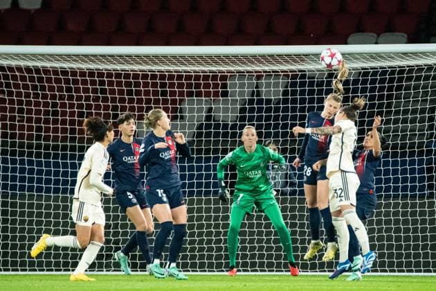Kiedrzynek Katarzyna (PSG) Jade Le Guilly (PSG) FOOTBALL : PSG vs AS Roma - UEFA WomenÂ’s Champions League - 14 12 2023 BaptisteAutissier Panoramic 