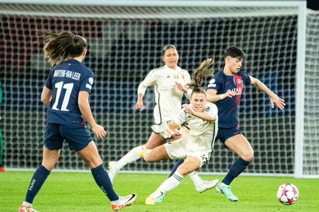 Elisa De Almeida (PSG) FOOTBALL : PSG vs AS Roma - UEFA WomenÂ’s Champions League - 14 12 2023 BaptisteAutissier Panoramic 