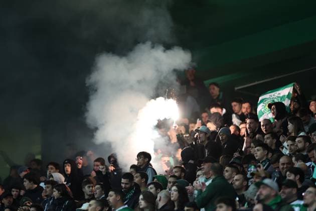 SOCCER - UEFA EL, Sporting vs Sturm LISBON,PORTUGAL,14.DEC.23 - SOCCER - UEFA Europa League, group stage, Sporting CP vs SK Sturm Graz. Image shows fans (Sporting Lissabon).  GEPAxpictures xChrisxBauer