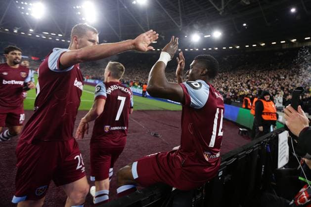 West Ham United v SC Freiburg 14 December 2023, London - Europa League Football - Group A - West Ham United v SC Freiburg - Mohammed Kudus of West Ham celebrates their first goal with his team mates - Photo: Jacques Feeney Offside. London UK Copyright: xJacquesxFeeneyx xOffsidexOffside