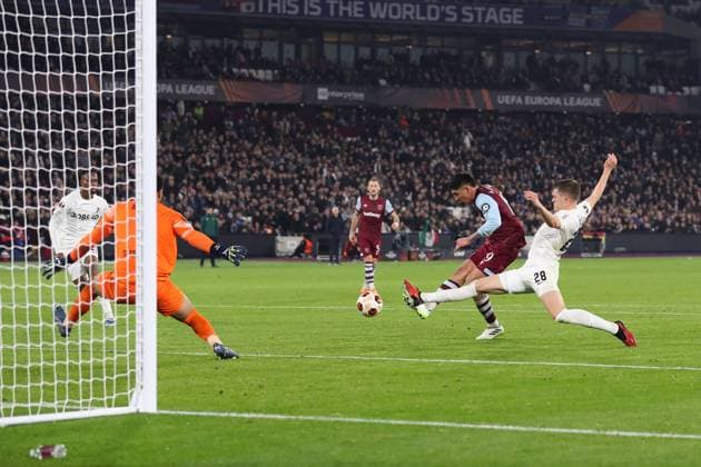 West Ham United v SC Freiburg 14 December 2023, London - Europa League Football - Group A - West Ham United v SC Freiburg - Edson Alvarez of West Ham scores their second goal - Photo: Jacques Feeney Offside. London UK Copyright: xJacquesxFeeneyx xOffsidexOffside
