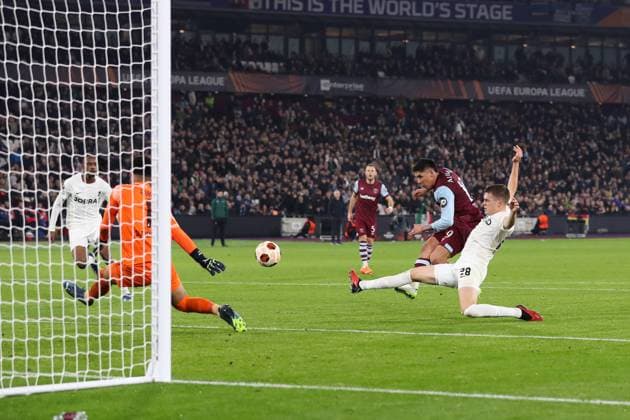 West Ham United v SC Freiburg 14 December 2023, London - Europa League Football - Group A - West Ham United v SC Freiburg - Edson Alvarez of West Ham scores their second goal - Photo: Jacques Feeney Offside. London UK Copyright: xJacquesxFeeneyx xOffsidexOffside