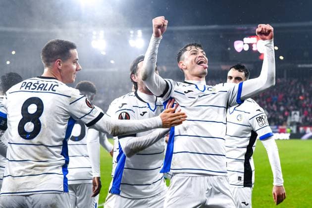 Sport Themen der Woche KW50 Sport Bilder des Tages SOSNOWIEC, POLAND - DECEMBER 14: Giovanni Bonfanti (43) of Atalanta BC celebrates his goal during UEFA Europa League Matchday 6 group stage match between Rakow Czestochowa and Atalanta BC at Zaglebiowski Park Sportowy on December 14, 2023 in Sosnowiec, Rakow Czestochowa v Atalanta BC Copyright: xMateuszxSobczakx