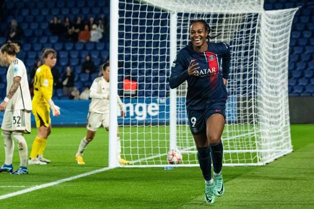 Joie des joueuses du PSG aprÃ s le but de Marie-Antoinette Katoto (PSG) FOOTBALL : PSG vs AS Roma - UEFA WomenÂ’s Champions League - 14 12 2023 BaptisteAutissier Panoramic 