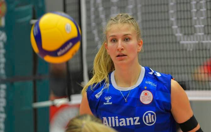 14.12.2023, Stuttgarts Monique Strubbe, Dresdner SC - MTV Allianz Stuttgart 1:3, Volleyball, DVV-Pokal, Halbfinale, Dresden Deutschland