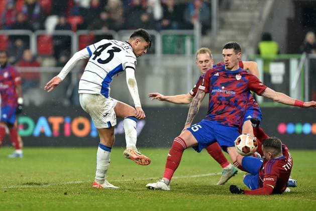 2023.12.14 Sosnowiec Pilka nozna, UEFA Liga Europy, sezon 2023 2024 Rakow Czestochowa - Atalanta Bergamo N z Giovanni Bonfanti, Bogdan Racovitan, Fran Tudor, Giovanni Bonfanti strzela brame na 2-0, gol, bramka Foto Krzysztof Porebski PressFocus 2023.12.14 Sosnowiec Football, UEFA Europa League, 2023 24 season Rakow Czestochowa - Atalanta Bergamo Giovanni Bonfanti, Bogdan Racovitan, Fran Tudor, Giovanni Bonfanti strzela brame na 2-0, gol, bramka Credit: Krzysztof Porebski PressFocus NEWSPIX.PL --- Newspix.pl POLAND OUT!  20231214PF_KP97031