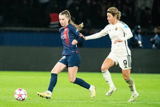 Jade Le Guilly (PSG) FOOTBALL : PSG vs AS Roma - UEFA WomenÂ’s Champions League - 14 12 2023 BaptisteAutissier Panoramic 