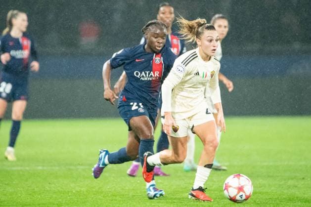 Sandy Baltimore (PSG) FOOTBALL : PSG vs AS Roma - UEFA WomenÂ’s Champions League - 14 12 2023 BaptisteAutissier Panoramic 