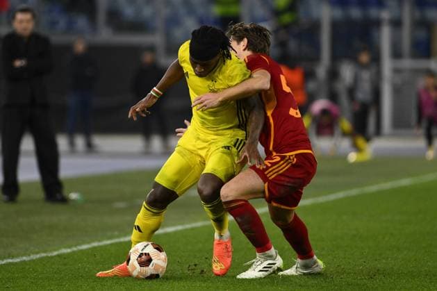 Cedric Badolo of F.C. Sheriff Tiraspol and Edoardo Bove of A.S. Roma during the UEFA Europa League Matchday 6, Group G, between A.S. Roma - F.C. Sheriff Tiraspol on 14 December 2023 at the Olympic Stadium in Rome, Italy.  Copyright: xDomenicoxCippitelli IPAxSportx x xx IPA_42226619 IPA_Agency_IPA42226619