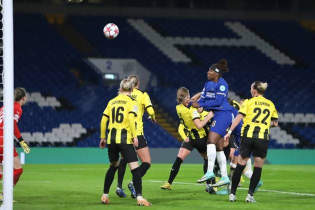 London, England, December 14th 2023: Kadeisha Buchanan (26 Chelsea) heads the ball during the UEFA Women s Champions League match between Chelsea and Häcken at Stamford Bridge in London, England (Alexander Canillas SPP) Copyright: xAlexanderxCanillasx xSPPx spp-en-AlCaSp-IMG_8133