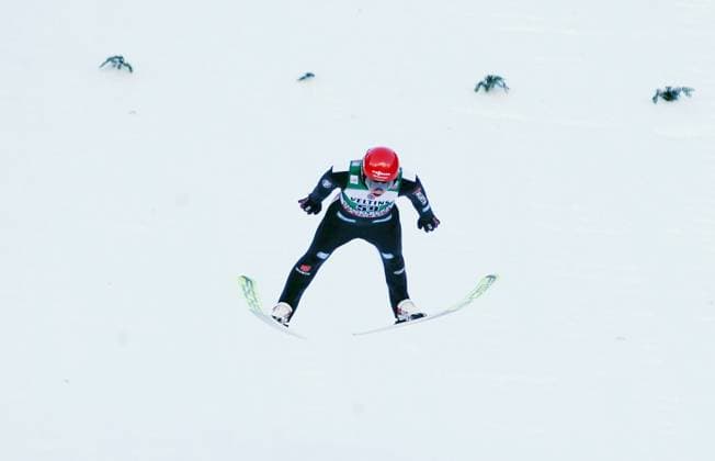 Sport Themen der Woche KW50 Sport Bilder des Tages Foto Manuel Geisser 15.12.2023 Engelberg Schweiz. Weltcup-Skispringen. 1. Qualifikatrion Herren. Bild : Karl Geiger (GER) Aktion Einzelbild *** Photo Manuel Geisser 15 12 2023 Engelberg Switzerland World Cup Ski Jumping 1 Qualification Men Picture Karl Geiger GER Action Single picture 