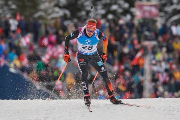 Bilder des Jahres 2023, Sport 12 Dezember BMW IBU Weltcup Biathlon Lenzerheide 2023, Männer Sprint 10 km, Lenzerheide, Schweiz Lenzerheide, Schweiz, 15. Dezember 2023. Doll Benedikt GER beim 10 km Sprint der Männer am BMW IBU Weltcup Biathlon 2023 in Lenzerheide. *** BMW IBU World Cup Biathlon Lenzerheide 2023, Mens Sprint 10 km, Lenzerheide, Switzerland Lenzerheide, Switzerland, December 15, 2023 Doll Benedikt GER in the mens 10 km sprint at the BMW IBU World Cup Biathlon 2023 in Lenzerheide