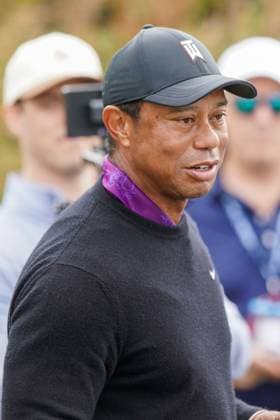 December 15, 2023, Orlando, Florida, USA: Tiger Woods chats on the 10th tee during the 2023 PNC Championship Pro-Am at Ritz-Carlton Golf Club. Orlando USA - ZUMAw109 20231215_fap_w109_012 Copyright: xDebbyxWongx
