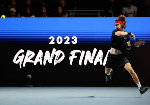 Sport Themen der Woche KW50 Sport Bilder des Tages 15th December 2023; ExCel Centre, Newham, London, England; Ultimate Tennis Showdown Grand Final Day 1; Andrey Rublev (Rublo) plays a forehand against Diego Schwartzman (EL Peque)  ActionPlus12586174 HongboxChen