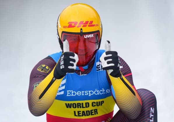Bilder des Jahres 2023, Sport 12 Dezember Sport Themen der Woche KW50 Sport Bilder des Tages December 15, 2023, WHISTLER, BC, CANADA: Max Langenhan, of Germany, celebrates after racing to a first place finish during a World Cup men s luge event in Whistler, B.C., on Friday, December 15, 2023. Canada News - December 15, 2023  - ZUMAc35_ 20231215_zaf_c35_091 Copyright: xDarrylxDyckx