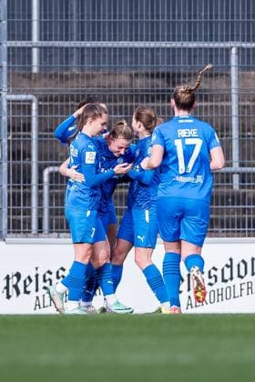 GOOGLE PIXEL Frauen Bundesliga: 1. FC Köln - SGS Essen; 16.12.2023 Jubel zum 0:1 durch Lena Ostermeier (SGS Essen, 18) GOOGLE PIXEL Frauen Bundesliga, 1. FC Köln - SGS Essen, Koeln, Franz-Kremer-Stadion am 16.12.2023 DFB REGULATIONS PROHIBIT ANY USE OF PHOTOGRAPHS AS IMAGE SEQUENCES AND OR QUASI-VIDEO. Copyright: xBEAUTIFULxSPORTS Wunderlx