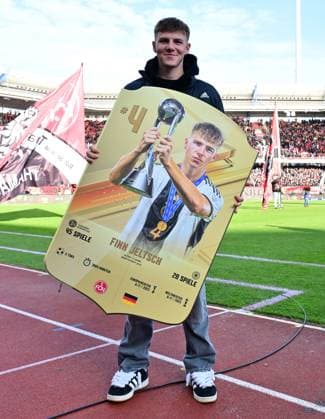 Sport Themen der Woche KW50 16.12.2023 - Fussball - Saison 2023 2024 - 2. Fussball - Bundesliga - 17. Spieltag: 1. FC Nürnberg FCN ( Club ) - Hamburger SV HSV - Sportfoto Zink - xwoxzix - DFL regulations prohibit any use of photographs as image sequences and or quasi-video - only for editorial use - Finn Jeltsch (44, 1. FC Nürnberg FCN ) - Ehrung U-17 Weltmeister *** 16 12 2023 Soccer season 2023 2024 2 Soccer Bundesliga 17 Matchday 1 FC Nürnberg FCN Club Hamburger SV HSV Sportfoto Zink xwoxzix DFL regulations prohibit any use of photographs as image sequences and or quasi video only for editorial use Finn Jeltsch 44, 1 FC Nürnberg FCN Ehrung U 17 Weltmeister