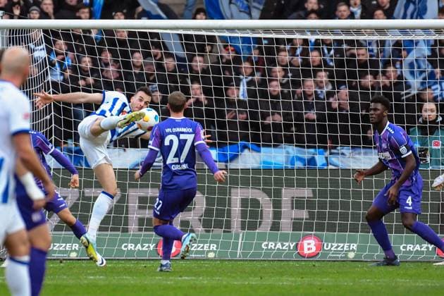 Fussball 2. Bundesliga, Hertha BSC - VfL Osnabrück 16.12.2023, xdanx, Fussball 2. Bundesliga, Hertha BSC - VfL Osnabrück, v.l. Haris Tabakovic (Hertha BSC 25),Torchance (DFL DFB REGULATIONS PROHIBIT ANY USE OF PHOTOGRAPHS as IMAGE SEQUENCES and or QUASI-VIDEO) Foto: Daniel Lakomski Mix1 Berlin Olympiastadion Berlin Berlin Deutschland (DE)