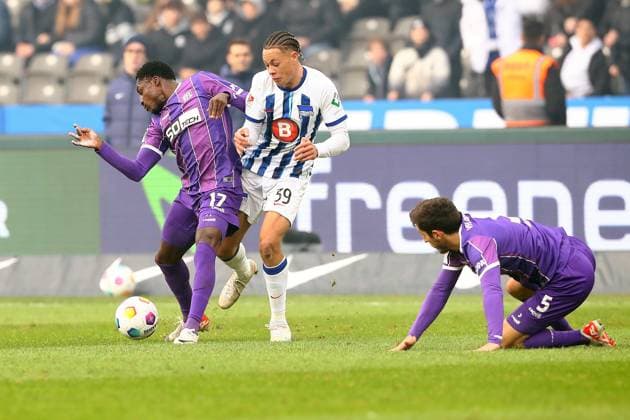 16.12.2023, xtgx, Fussball 2.Bundesliga, Hertha BSC Berlin - VfL Osnabrück emspor, v.l. Christian Conteh (VfL Osnabrueck Osnabrück) Derry Scherhant (Hertha BSC Berlin) Zweikampf, Aktion, action, battle for the ball Bashkim Ajdini (VfL Osnabrueck Osnabrück) (DFL DFB REGULATIONS PROHIBIT ANY USE OF PHOTOGRAPHS as IMAGE SEQUENCES and or QUASI-VIDEO) Berlin