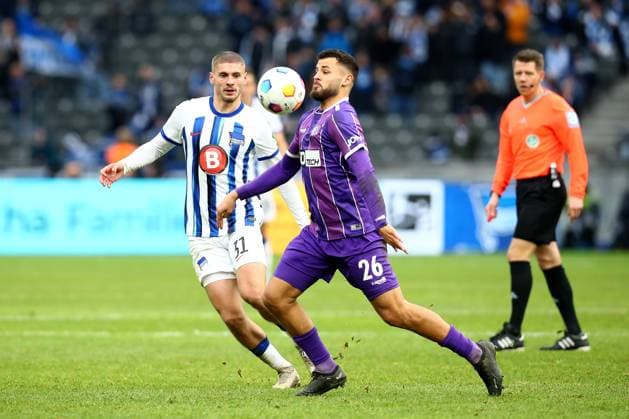 16.12.2023, xtgx, Fussball 2.Bundesliga, Hertha BSC Berlin - VfL Osnabrück emspor, v.l. Marlon Dardai (Hertha BSC Berlin) Dave Gnaase (VfL Osnabrueck Osnabrück) Zweikampf, Aktion, action, battle for the ball (DFL DFB REGULATIONS PROHIBIT ANY USE OF PHOTOGRAPHS as IMAGE SEQUENCES and or QUASI-VIDEO) Berlin