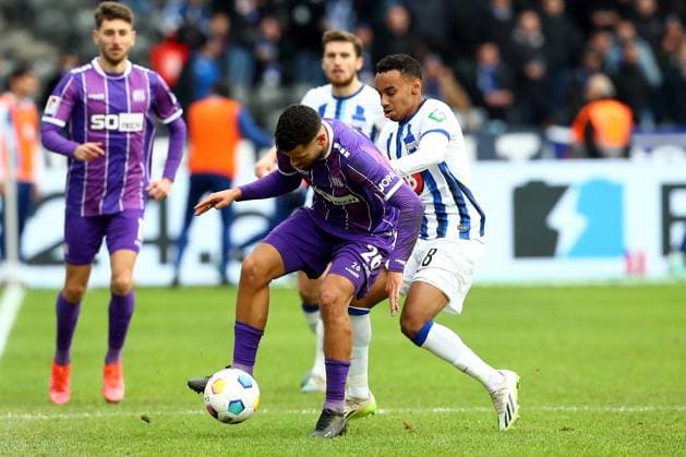 16.12.2023, xtgx, Fussball 2.Bundesliga, Hertha BSC Berlin - VfL Osnabrück emspor, v.l. Dave Gnaase (VfL Osnabrueck Osnabrück) Bilal Hussein (Hertha BSC Berlin) Zweikampf, Aktion, action, battle for the ball (DFL DFB REGULATIONS PROHIBIT ANY USE OF PHOTOGRAPHS as IMAGE SEQUENCES and or QUASI-VIDEO) Berlin