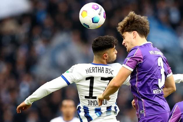 16.12.2023, xtgx, Fussball 2.Bundesliga, Hertha BSC Berlin - VfL Osnabrück emspor, v.l. Nader El-Jindaoui (Hertha BSC Berlin) Florian Kleinhansl (VfL Osnabrueck Osnabrück) Zweikampf, Aktion, action, battle for the ball (DFL DFB REGULATIONS PROHIBIT ANY USE OF PHOTOGRAPHS as IMAGE SEQUENCES and or QUASI-VIDEO) Berlin