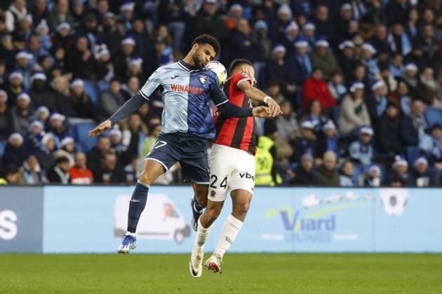 Christopher Operi (Le Havre) Vs Gaetan Laborde (OGC Nice) FOOTBALL : Le Havre Vs Nice - Ligue 1 Uber Eats - 16 12 2023 MichaelBaucher Panoramic 