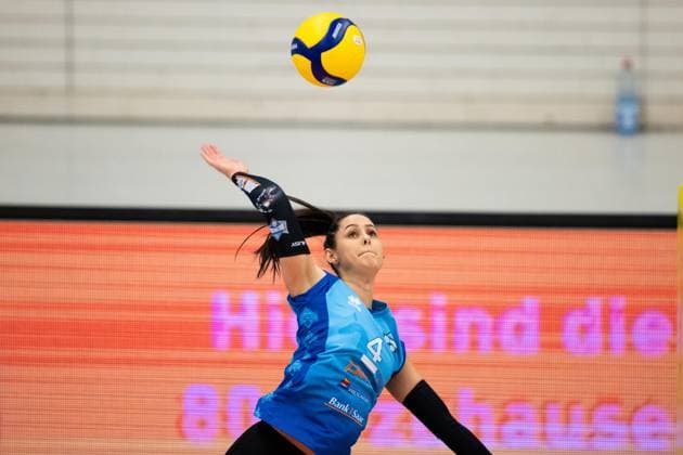 2. Bundesliga Frauen Pro: Schwarz-Weiss Erfurt vs. SSC Freisen; Erfurt; 16.12.2023 Doreen Werth ( 4; SSC Freisen) 2. Bundesliga Frauen Pro: Schwarz-Weiss Erfurt vs. SSC Freisen; Riethsporthalle Erfurt; 16.12.2023 Copyright: xBEAUTIFULxSPORTS Duehringx