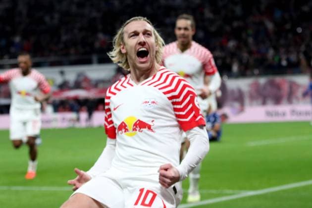 Sport Themen der Woche KW50 Sport Bilder des Tages 16.12.2023, xtgx, Fussball 1.Bundesliga, RB Leipzig - TSG Hoffenheim emspor, v.l. Torjubel nach dem Tor zum celebrating the goal celebrate 2:1 durch Emil Forsberg (RB Leipzig) (DFL DFB REGULATIONS PROHIBIT ANY USE OF PHOTOGRAPHS as IMAGE SEQUENCES and or QUASI-VIDEO) Leipzig *** 16 12 2023, xtgx, Fussball 1 Bundesliga, RB Leipzig TSG Hoffenheim emspor, v l Torjubel nach dem Tor zum celebrating the goal celebrate 2 1 durch Emil Forsberg RB Leipzig DFL DFB REGULATIONS PROHIBIT ANY USE OF PHOTOGRAPHS as IMAGE SEQUENCES and or QUASI VIDEO Leipzig