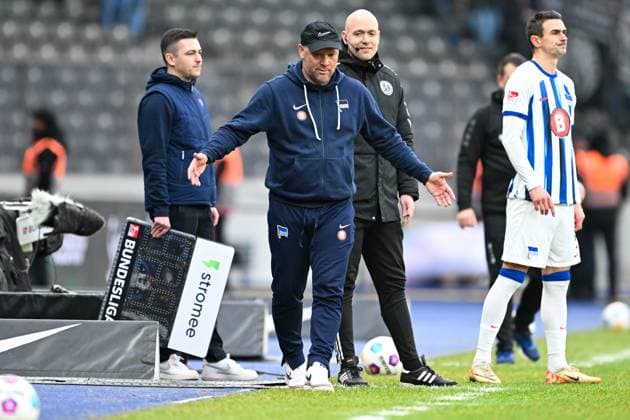 2. Bundesliga - Hertha BSC Berlin - VfL Osnabrück am 16.12.2023 im Olympiastadion in Berlin Trainer Pal Dardai (Hertha BSC Berlin) unzufrieden, enttäuscht, enttaeuscht, niedergeschlagen.