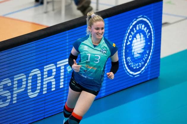 2. Bundesliga Frauen Pro: Schwarz-Weiss Erfurt vs. SSC Freisen; Erfurt; 16.12.2023 Lena Zewe ( 13; SSC Freisen) 2. Bundesliga Frauen Pro: Schwarz-Weiss Erfurt vs. SSC Freisen; Riethsporthalle Erfurt; 16.12.2023 Copyright: xBEAUTIFULxSPORTS Duehringx