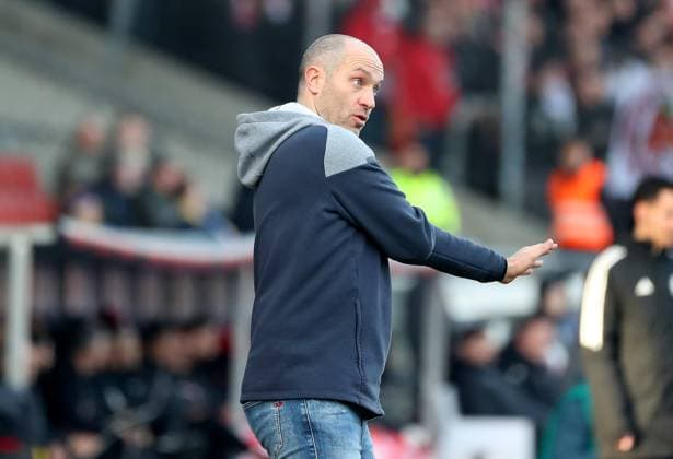Braunschweig vs. Kaiserslautern, 2. BL Braunschweig, 17.12.2023, FUßBALL - Eintracht Braunschweig vs. 1. FC Kaiserslautern, 2. BL, Saison 2023 24. Cheftrainer Daniel Scherning (Eintracht Braunschweig) Braunschweig