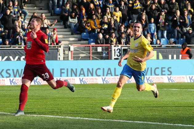 Torjubel - Torschütze Rayan Philippe (Eintracht Braunschweig,9) trifft zum 1-1 - 2. Fußball Bundesliga Saison 2023-2024 Eintracht Braunschweig vs. 1. FC Kaiserslautern im Eintracht Stadion in Braunschweig - Aktion,Fußball,Mann,Männer,Deutschland,17.12.2023