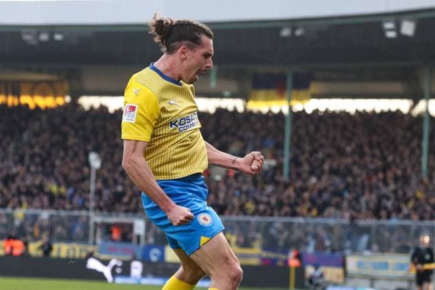 Torjubel - Torschütze Rayan Philippe (Eintracht Braunschweig,9) trifft zum 1-1 - 2. Fußball Bundesliga Saison 2023-2024 Eintracht Braunschweig vs. 1. FC Kaiserslautern im Eintracht Stadion in Braunschweig - Aktion,Fußball,Mann,Männer,Deutschland,17.12.2023