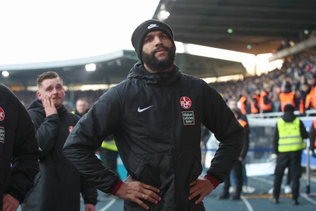 17.12.2023, xtgx, Fussball 2.Bundesliga, Eintracht Braunschweig - 1.FC Kaiserslautern emspor, v.l. Terrence Boyd (Kaiserslautern, 13) enttaeuscht, schaut enttaeuscht, niedergeschlagen, disappointed (DFL DFB REGULATIONS PROHIBIT ANY USE OF PHOTOGRAPHS as IMAGE SEQUENCES and or QUASI-VIDEO) Braunschweig