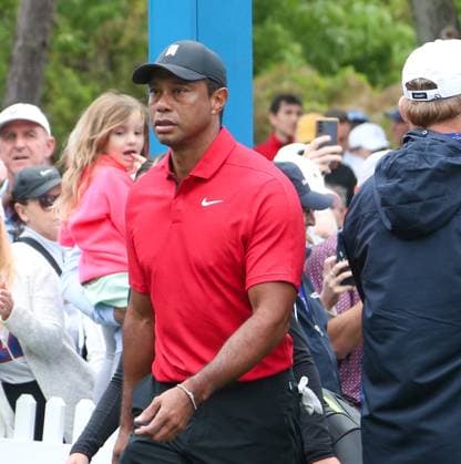 December 17, 2023, Orlando, Florida, USA: Tiger Woods enters the first tee during the final round of the 2023 PNC Championship at Ritz-Carlton Golf Club. Orlando USA - ZUMAw109 20231217_fap_w109_007 Copyright: xDebbyxWongx