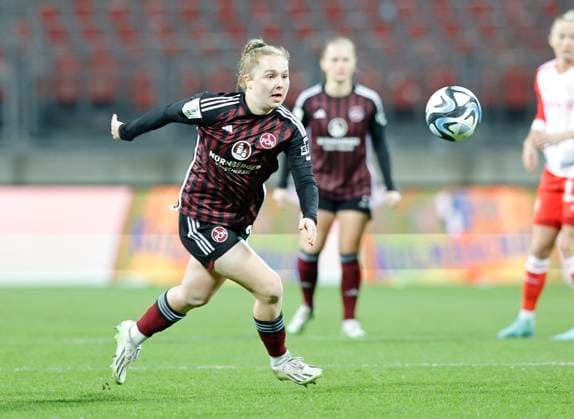 17.12.2023 - Fussball - Saison 2023 2024 - 1. Frauen - Fussball - Bundesliga - 10. Spieltag: 1. FC Nürnberg FCN ( Club ) - FC Bayern München FCB - Sportfoto Zink DaMa - xdaxmax - Madeleine Steck (28, 1. FC Nürnberg FCN ) - Freisteller Einzelbild