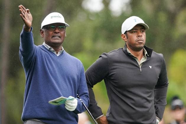 December 17, 2023, Orlando, Florida, USA: Vijay Singh (L) and his son Qass on the first tee during the final round of the 2023 PNC Championship at Ritz-Carlton Golf Club. Orlando USA - ZUMAw109 20231217_fap_w109_015 Copyright: xDebbyxWongx