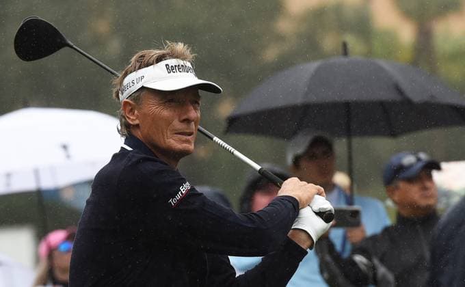 December 17, 2023, Orlando, Florida, United States: Bernhard Langer tees off on the first hole during the final round of the PNC Championship at the Ritz-Carlton Golf Club in Orlando, Florida. Orlando United States - ZUMAs197 20231217_aaa_s197_067 Copyright: xPaulxHennessyx