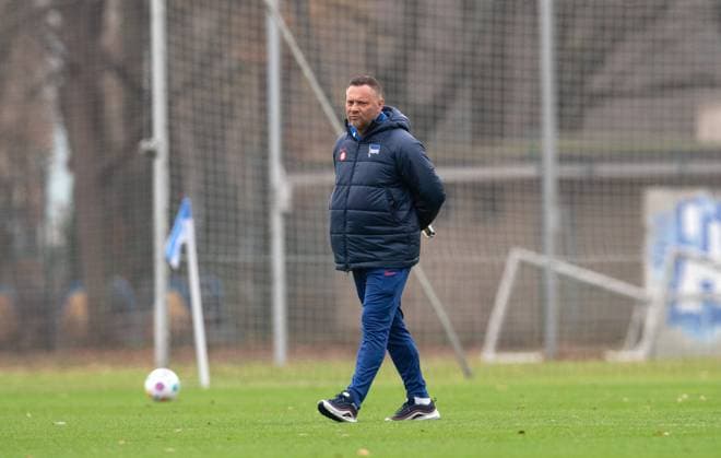 Fussball, Herren, Saison 2023 24, 2. Bundesliga, Hertha BSC, Training, Trainer Pal Dardai (Hertha BSC), 18.12. 2023,
