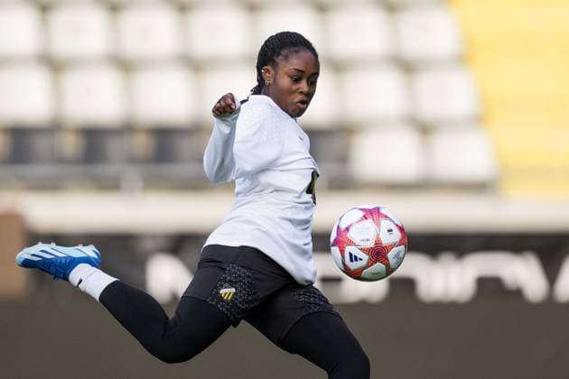 231219 Monica Jusu Bah of Häcken during a training session with Häcken on December 19, 2023 in Gothenburg. Photo: Mathias Bergeld BILDBYRAN kod MB MB0809 fotboll football soccer fotball champions league träning practice training häcken press conference, PK, Pressekonferenz dam bbeng Copyright: MATHIASxBERGELD BB231219MB040