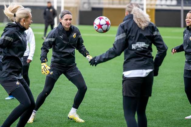 GÖTEBORG 20231219 Häckens Jennifer Falk under tisdagens träning inför onsdagens fotbollsmatch i Europa League mellan BK Häcken och Chelsea FC. Göteborg Sverige x9200x