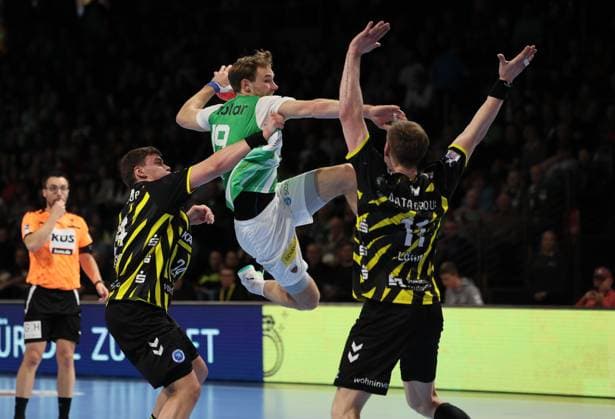 Sport Themen der Woche KW51 Sport Bilder des Tages GER HBL Saison 2023 2024 FÜCHSE Berlin vs TVB Stuttgart, 19.12.23, Max-Schmeling-Halle, Berlin, Mathias GIDSEL (Füchse Berlin 19) *** GER HBL Season 2023 2024 FÜCHSE Berlin vs TVB Stuttgart, 19 12 23, Max Schmeling Halle, Berlin, Mathias GIDSEL Füchse Berlin 19