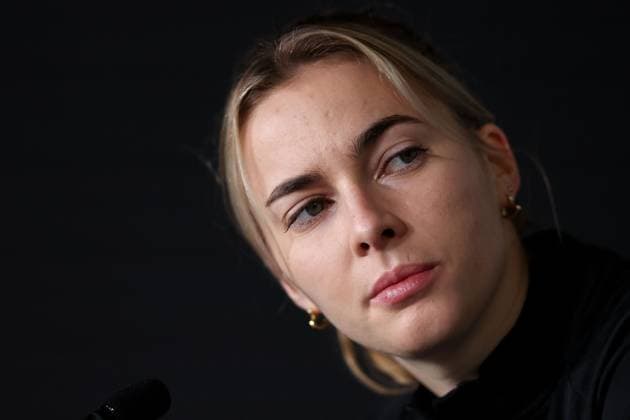 20.12.2023 Pressekonferenz Eintracht Frankfurt mit Cheftrainer Niko Arnautis und Laura Freigang v.l., Laura Freigang zuversichtlich, nachdenklich Copyright: JoaquimxFerreira