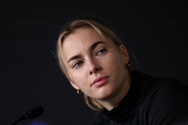 20.12.2023 Pressekonferenz Eintracht Frankfurt mit Cheftrainer Niko Arnautis und Laura Freigang v.l., Laura Freigang zuversichtlich, nachdenklich Copyright: JoaquimxFerreira